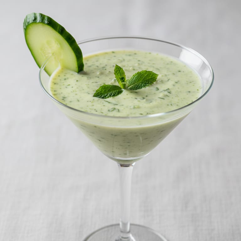 Cold (and light) zucchini soup