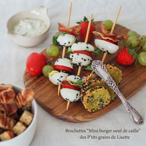 “Mini burger with quail egg” skewers by Les P'tits grains de Lisette