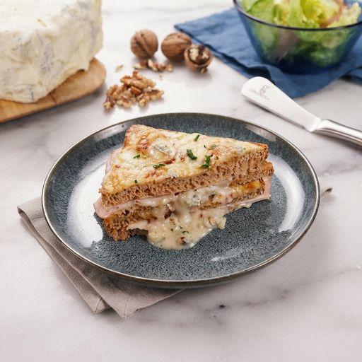 Croque Monsieur cheesy with Gorgonzola