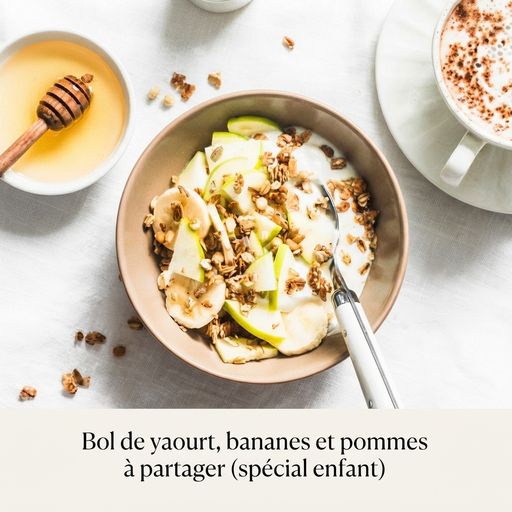 Yogurt, banana and apple bowl to share (kids' special)