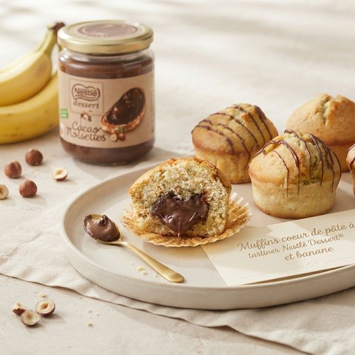 Nestlé Dessert® spread and banana heart muffins